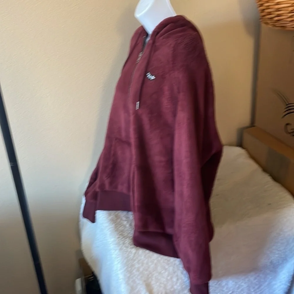 Volcom 1/4 Zip Pullover Size Large